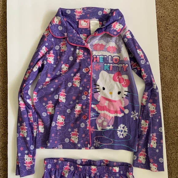 Hello Kitty Pajama Set-Size 10/12 - Picture 2 of 6